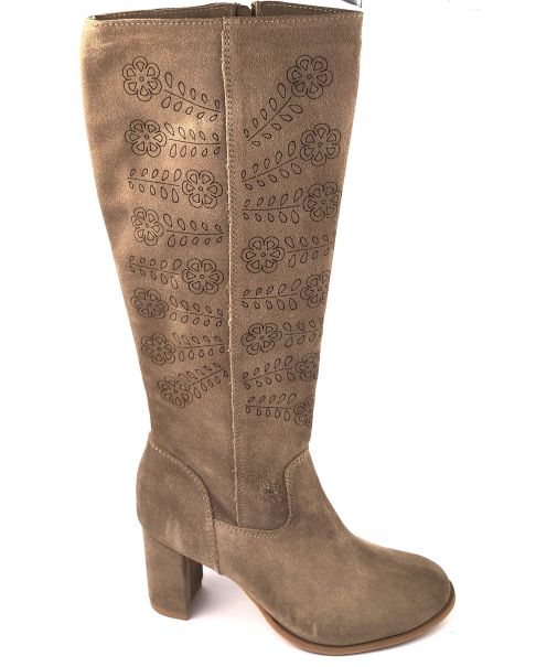 Bezowe kozaki zamszowe Z562 wyprzedaż 