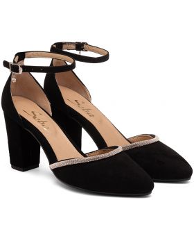 Körömcipő C829 fekete széles